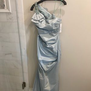 Long gorgeous seafoam Teri Jon formal dress.